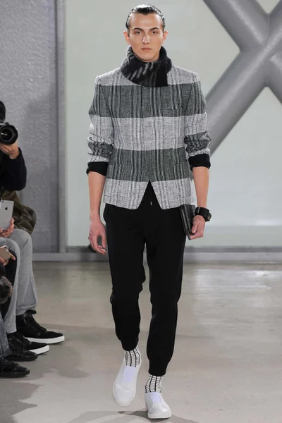 Look 15